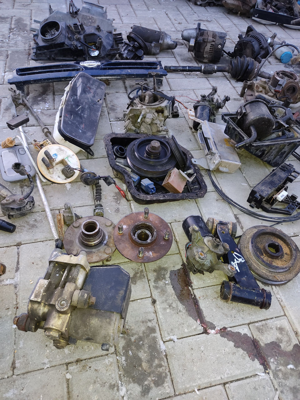 Nissan Primera P10 1.6  2.0 Benzina anul 1991-1996 foto 4