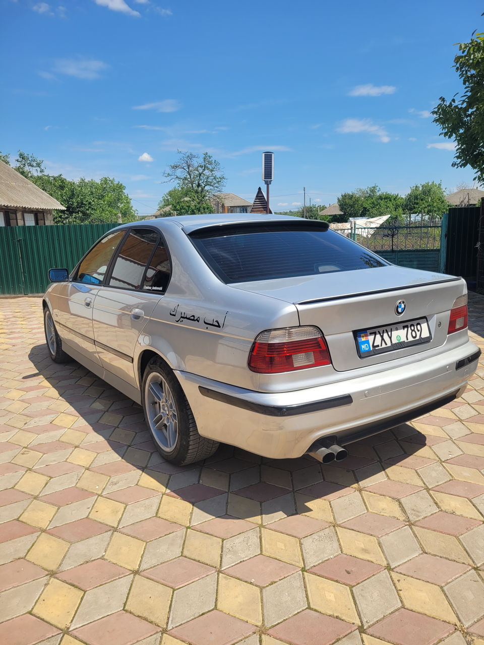 BMW 5 Series foto 4