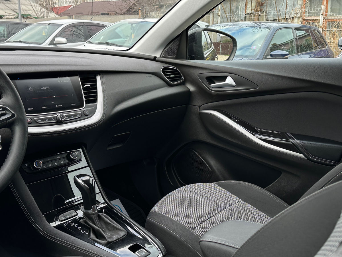 Opel Grandland X фото 10