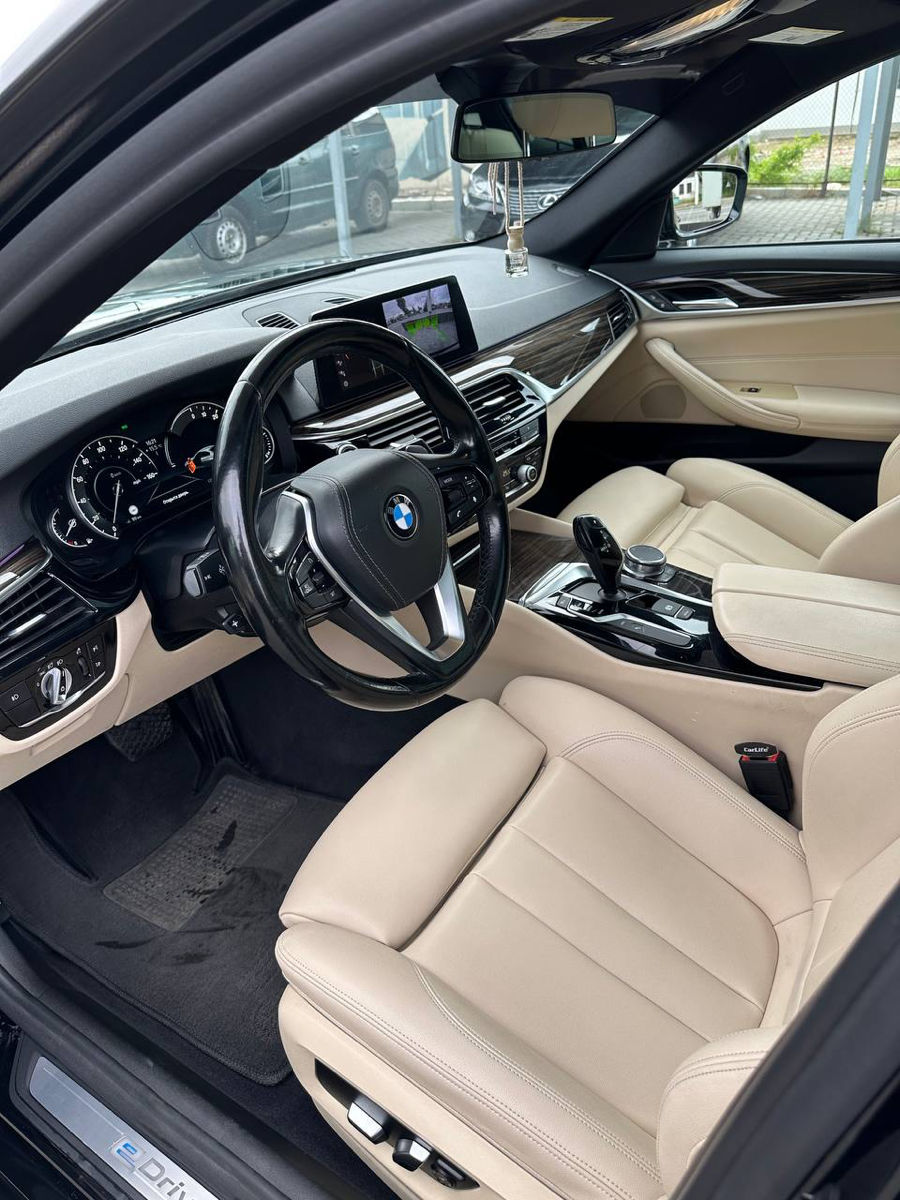 BMW 5 Series фото 4