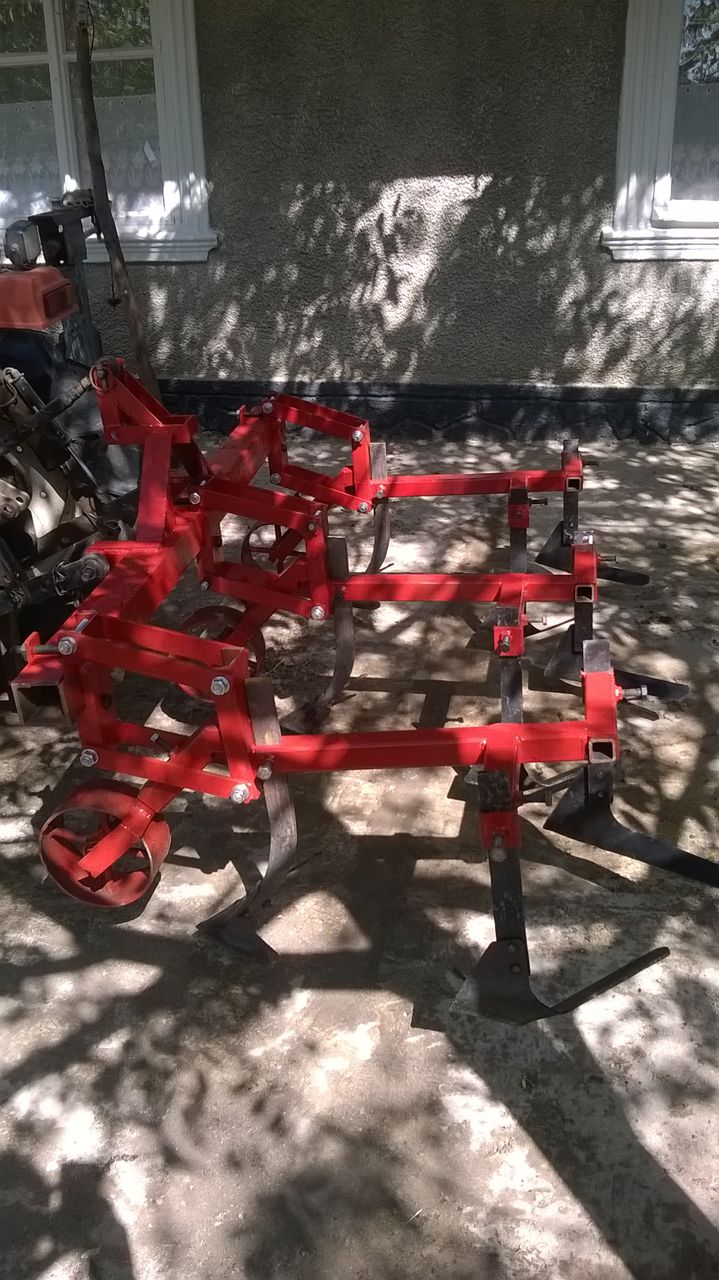 Cultivator pentru minitractor