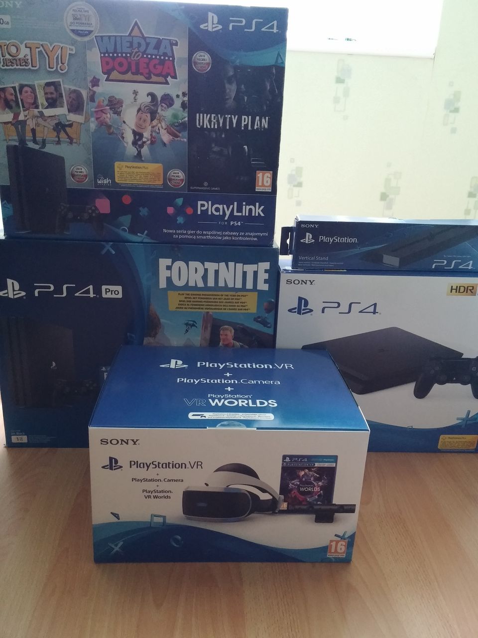 Большой выбор ps4 slim 500,1000 gb,ps4 pro(прошитые и официальные).ps vr  bundle.гарантия.доставка.