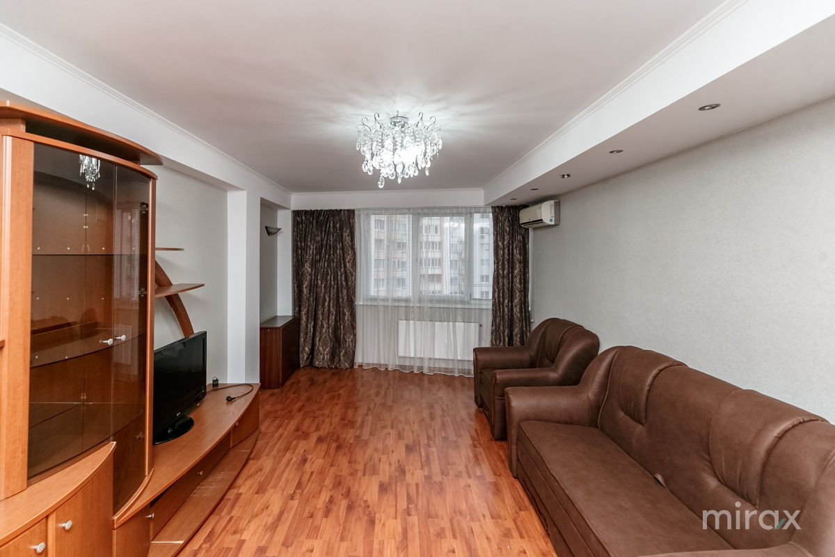 Apartament cu 3 camere, 98 m², Centru, Chișinău foto 0