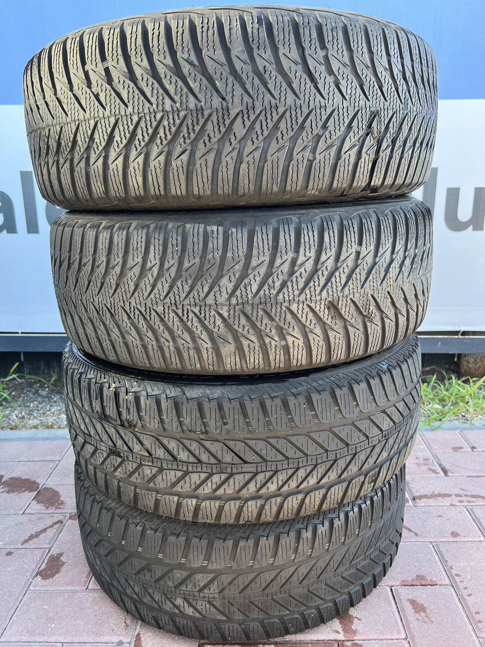 Toyota R16