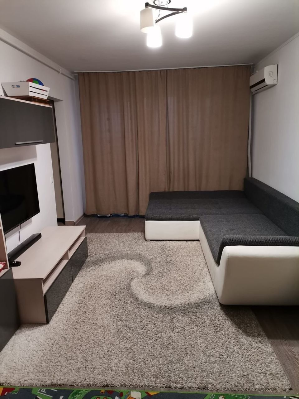 Apartament in chirie pe zi, 30 Eur/24ore 25 Eur/noaptea. Chisinau, str. Stefan cel Mare 3, free wifi foto 0