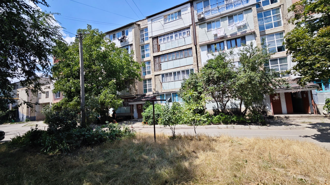 Apartament cu 3 camere,  Podul Chișinăului,  Bălți mun. foto 16