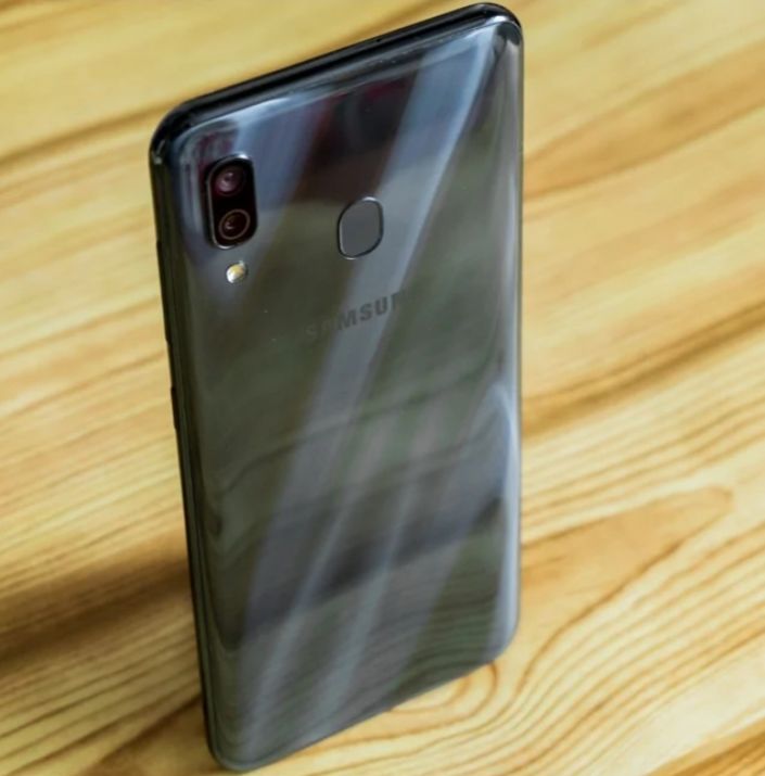 Samsung A30 состояние 9.5/10 +чехолв подарок