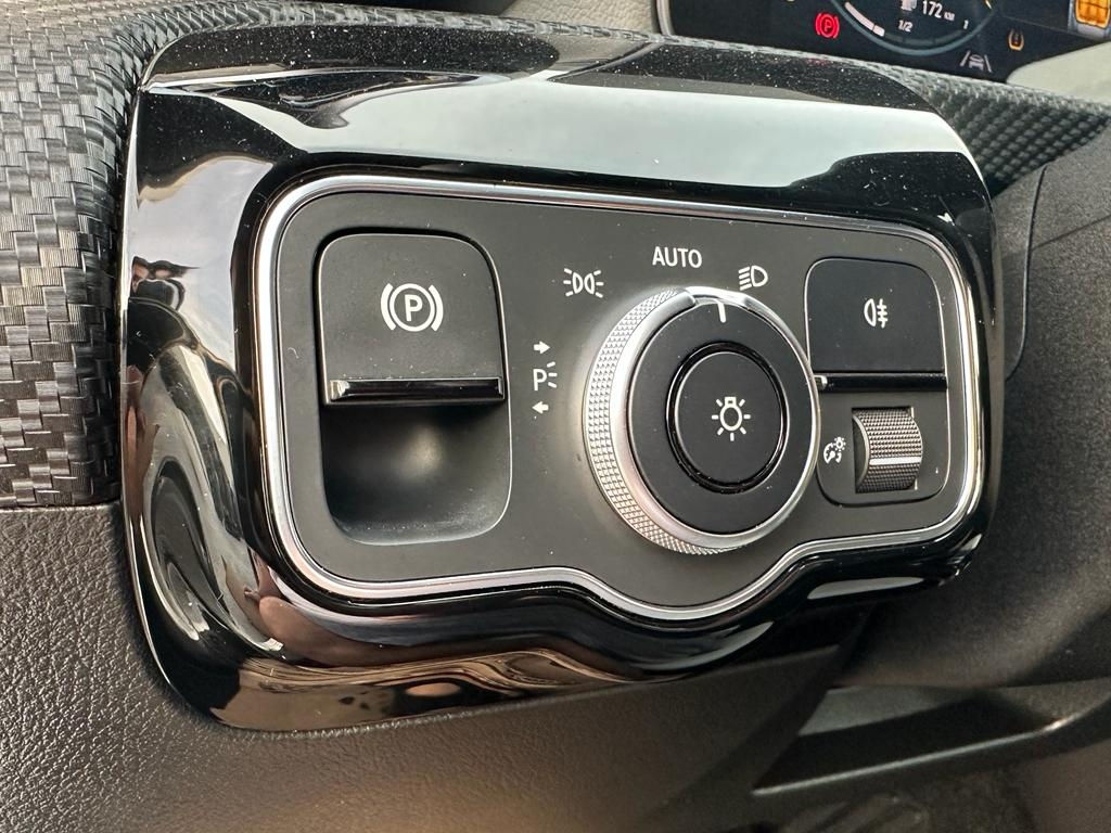 Mercedes A-Class фото 15