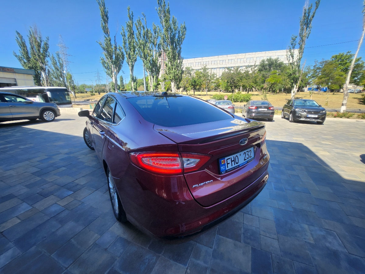 Ford Fusion фото 10