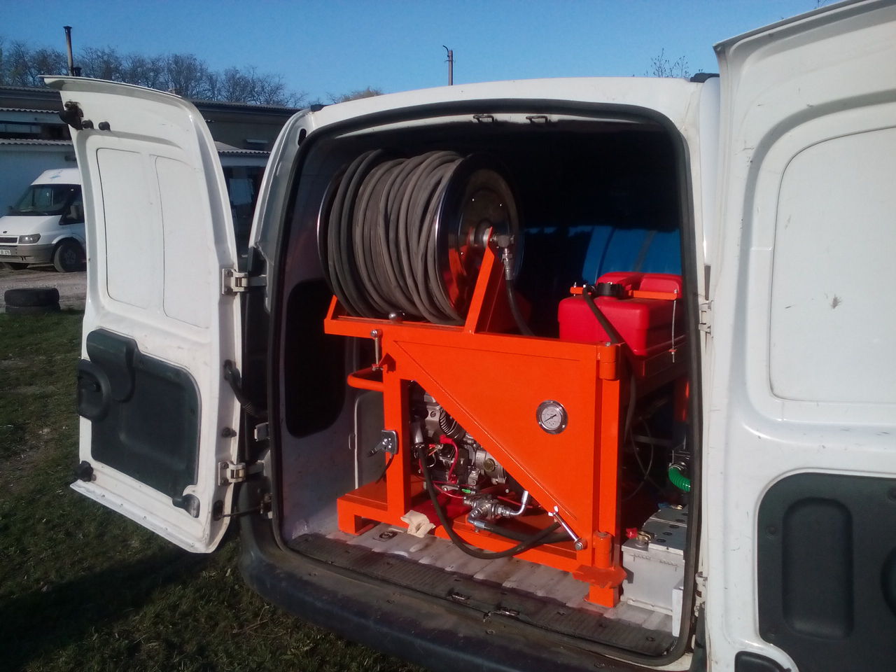 Устранение засоров и промывка канализационных труб