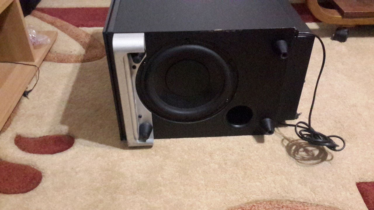Мощный Subwoofer samsung