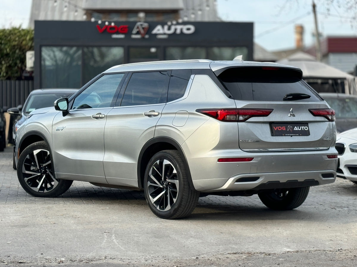 Mitsubishi Outlander фото 4