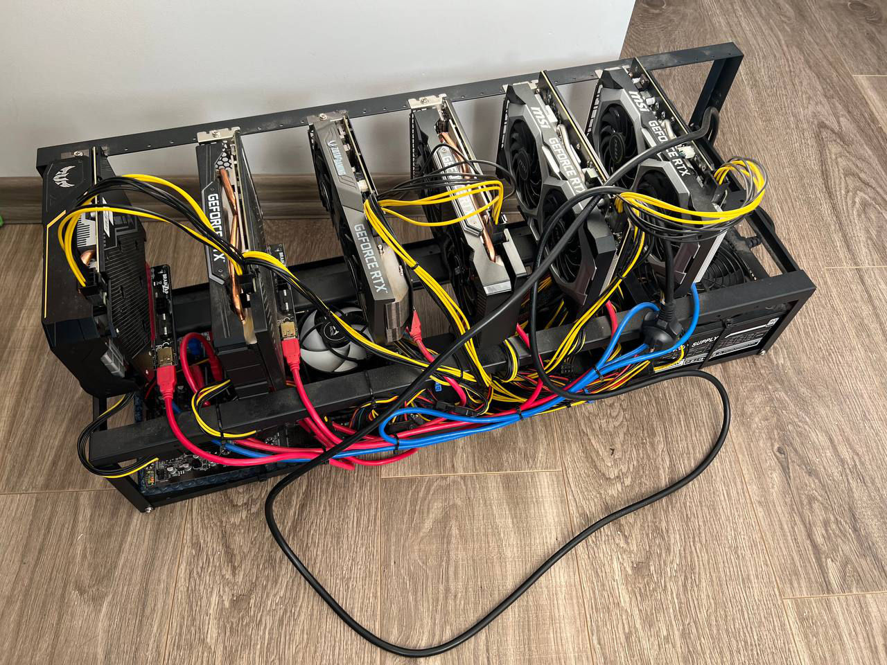 Mining Rig / Риг для майнинга / майнинг ферма