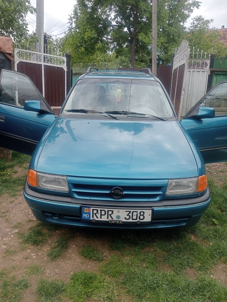 Opel Astra foto 0