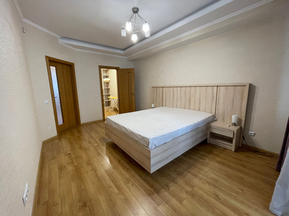 Apartament cu 3 camere,  Centru,  Chișinău mun. foto 3