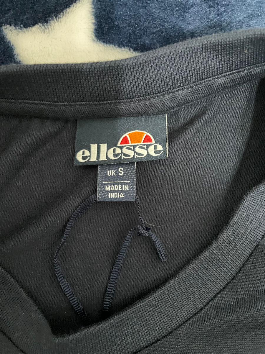 Vand tricou ellesse in stare ideala  foto 2