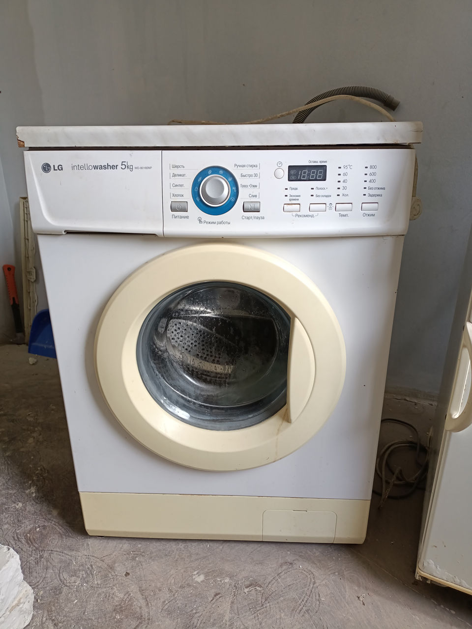 Продам стиралку LG 5 kg 1100 лей