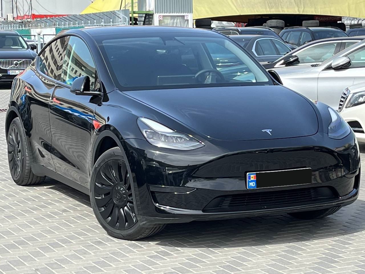 Tesla Model Y foto 3