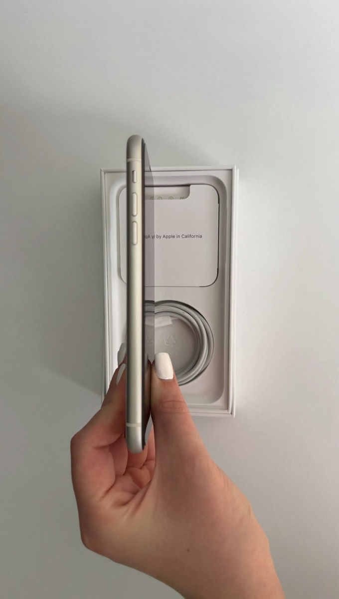 iPhone 11 + adapter 20W foto 2