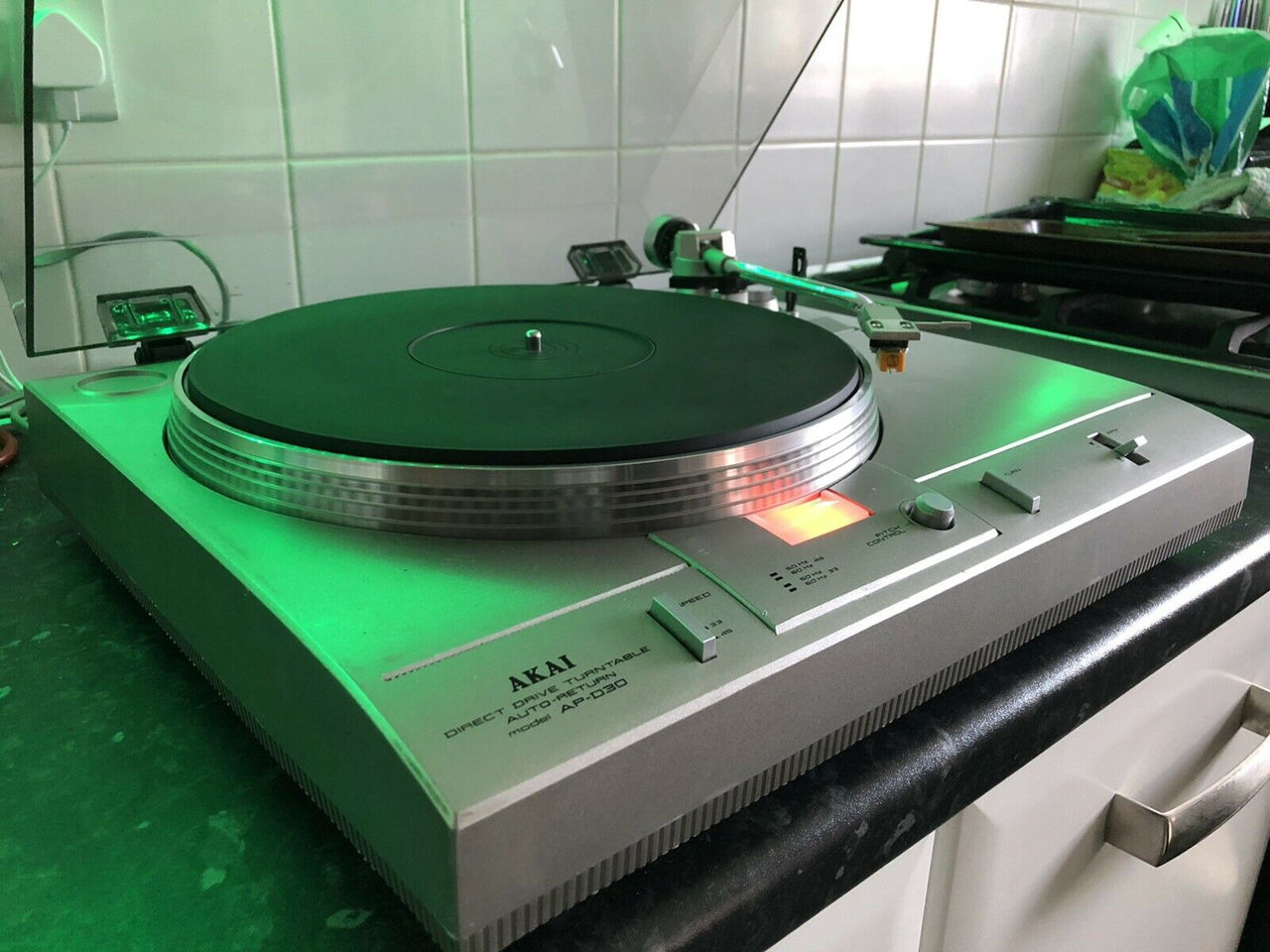Akai AP-D30 Direct Drive Semi-Automatic Turntable фото 0