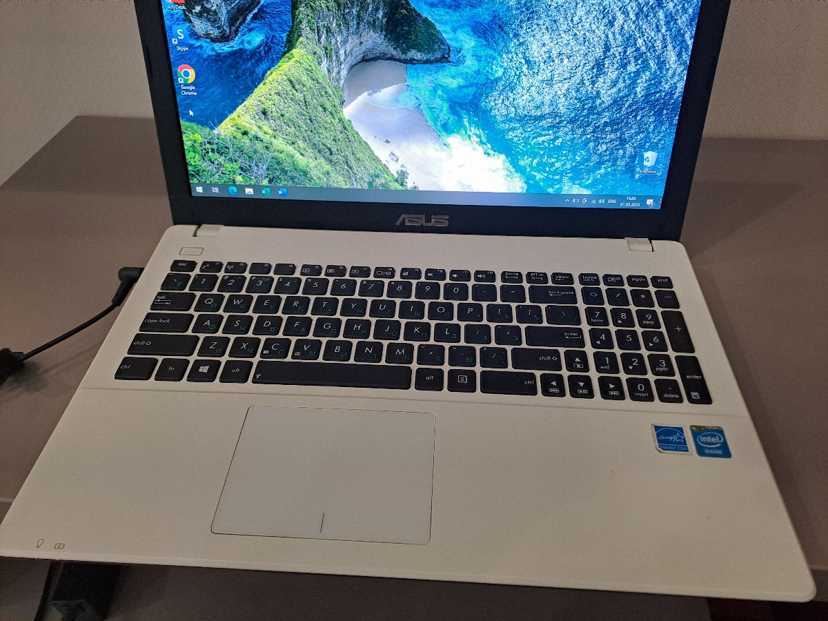 Asus x551m foto 1