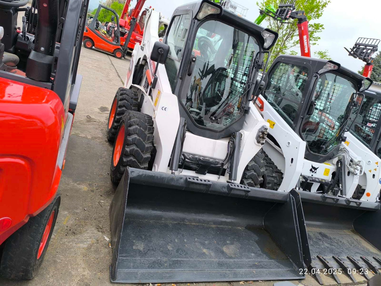 Погрузчик с бортовым поворотом Bobcat S 530, 2013, 2320 м/ч foto 0