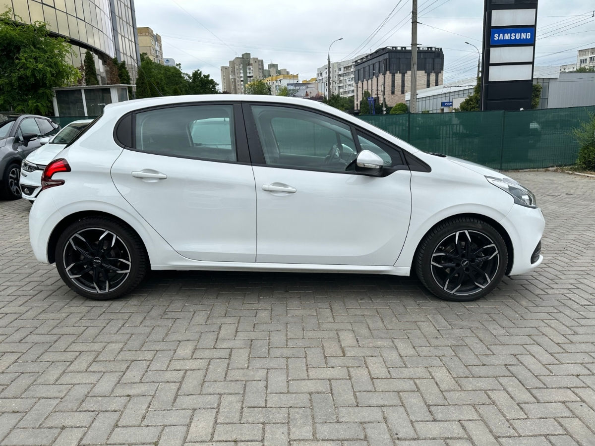 Peugeot 208 Automat foto 0