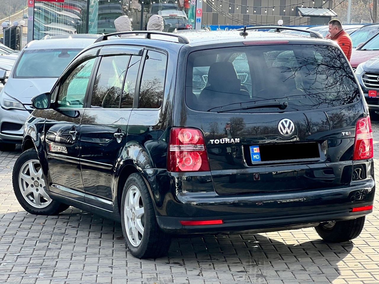Volkswagen Touran foto 4