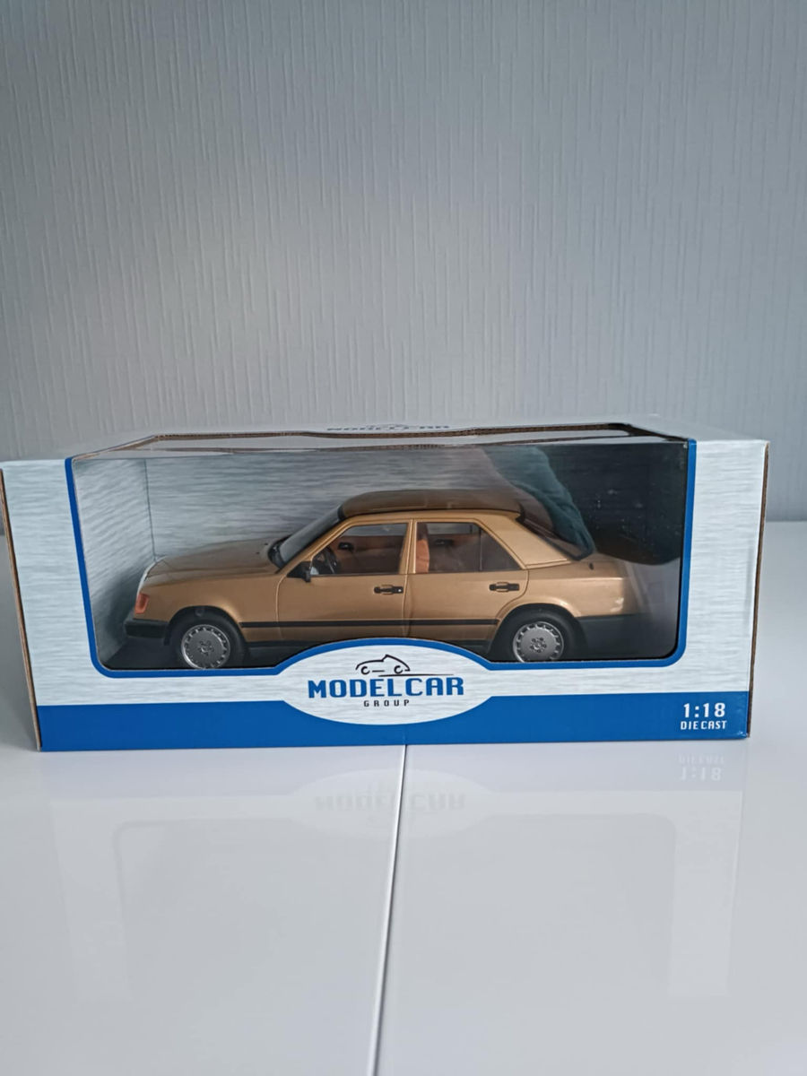 Mercedes Benz W124 şi BMW E36 Alpina Touring la scara 1:18 foto 0