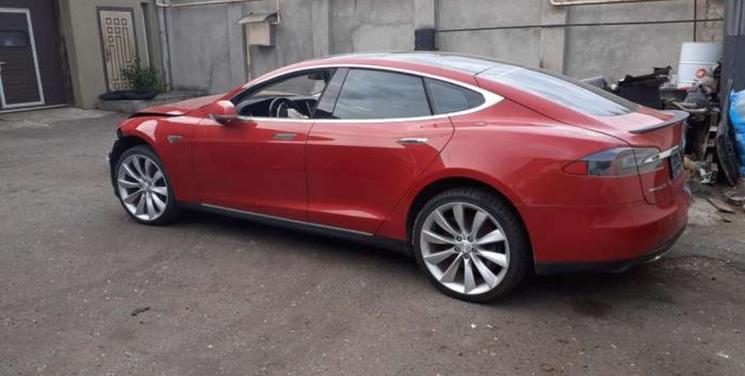 Dezmembrarea şi piese tesla model3,x,y,s. foto 2