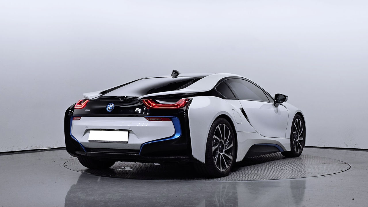 BMW i8 фото 2