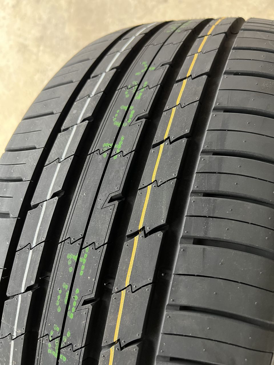 255/40 R21 Tracmax Xprivilo RS01/ Доставка, livrare toata Moldova foto 4