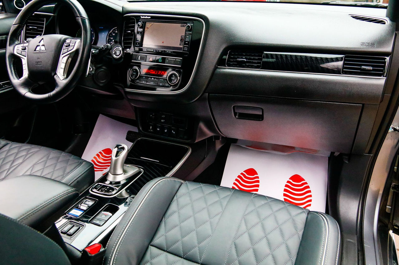 Mitsubishi Outlander фото 11