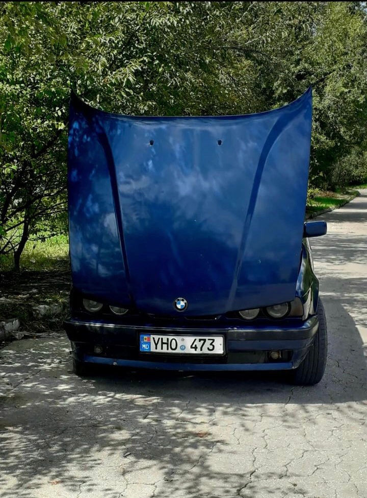 BMW 5 Series foto 0