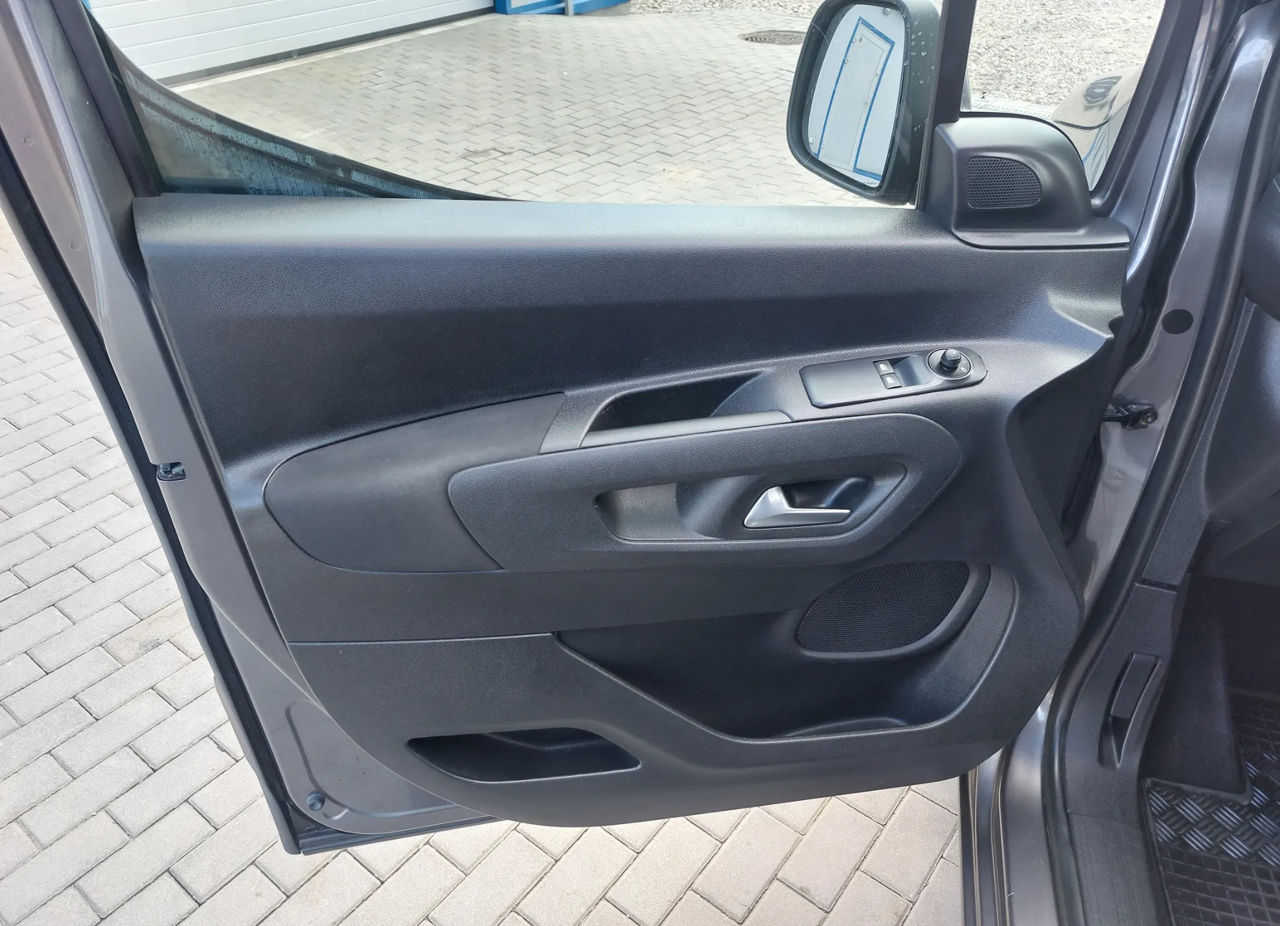 Opel Combo фото 17