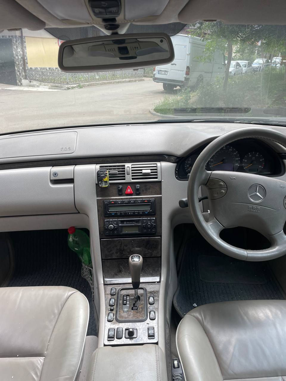 Mercedes E-Class фото 5
