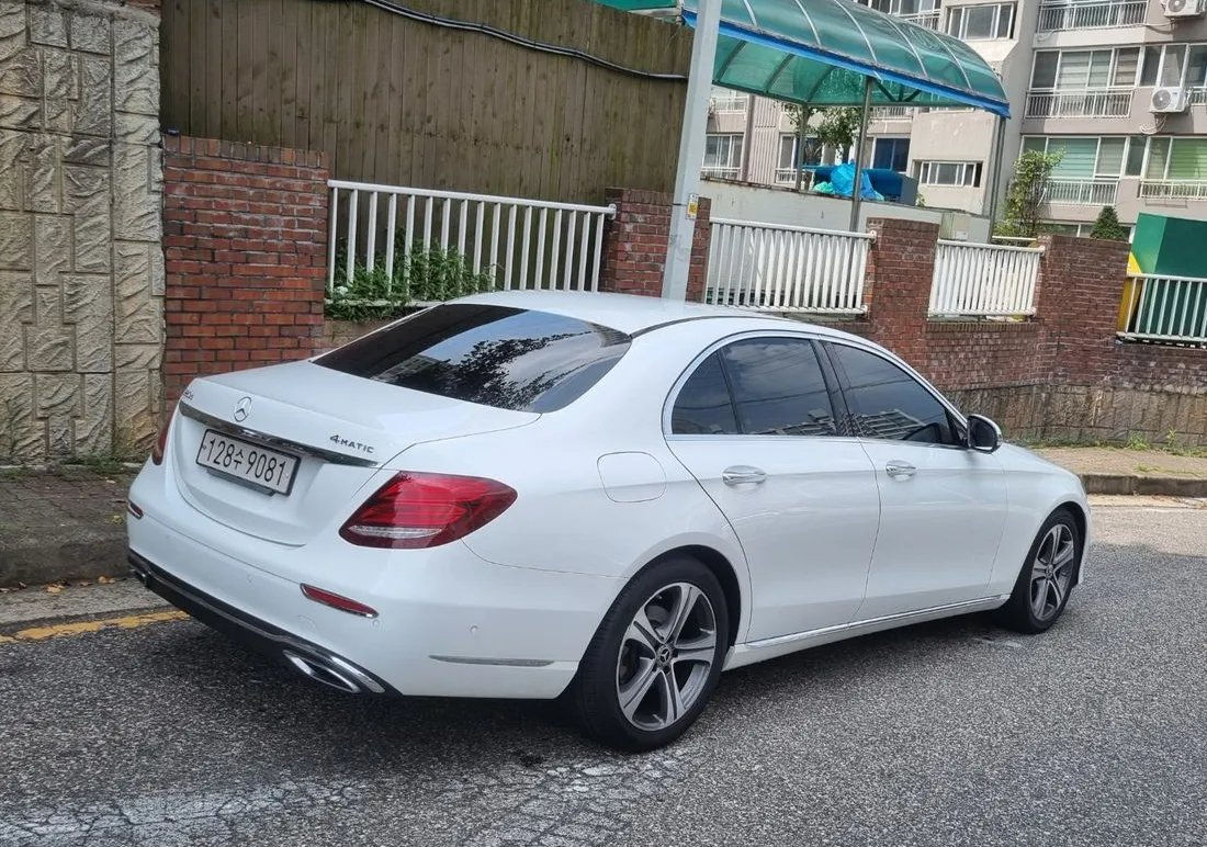 Mercedes E-Class foto 4