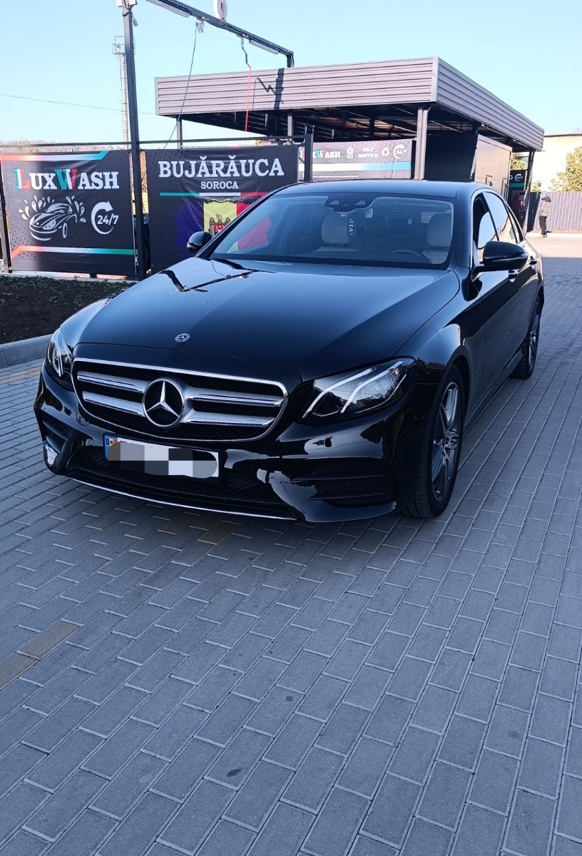 Mercedes E-Class foto 1