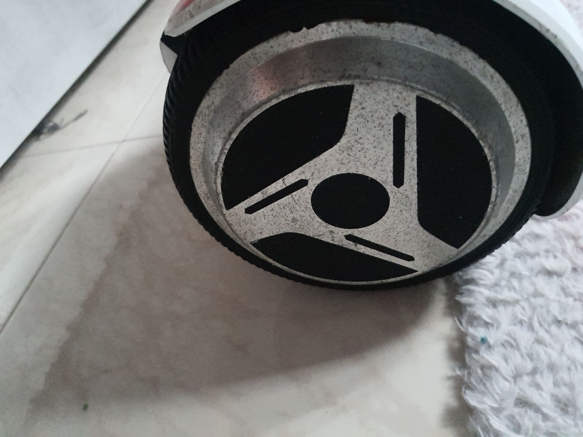 Vând  hoverboard ducati  foto 6