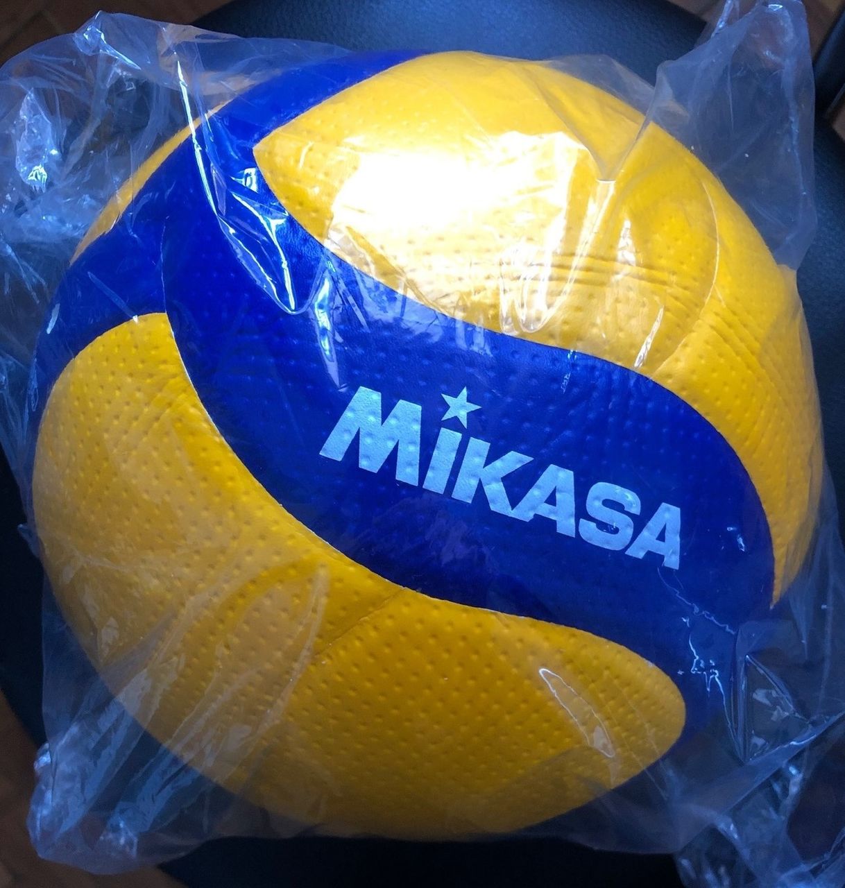 Minge. Мяч. Mikasa. V200W.