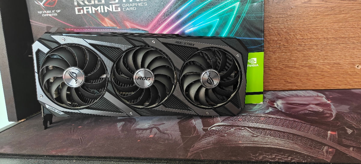 AsusRTX3070TiRogstrix