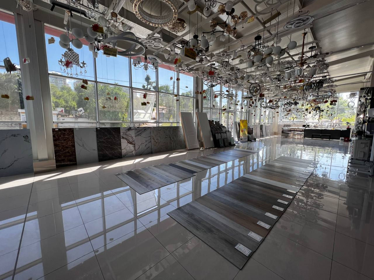 800 mp comercial pentru magazin angro foto 0