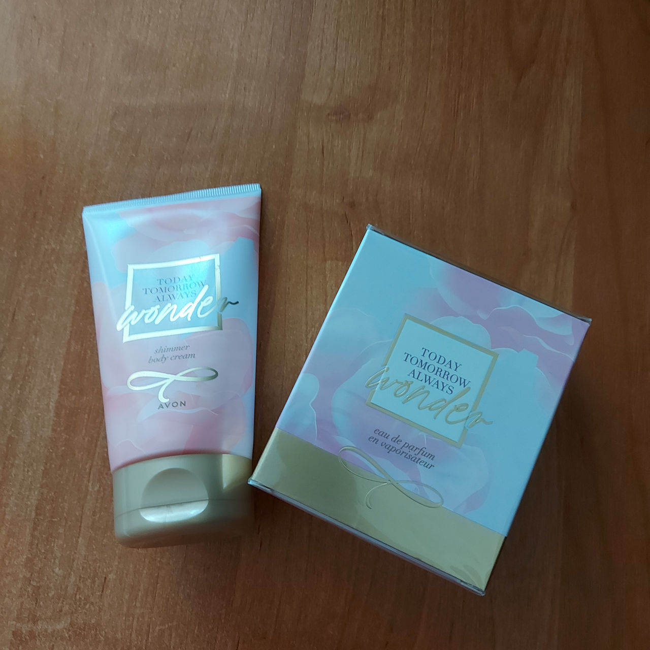 Produse de cosmetice Avon la preț redus! foto 0