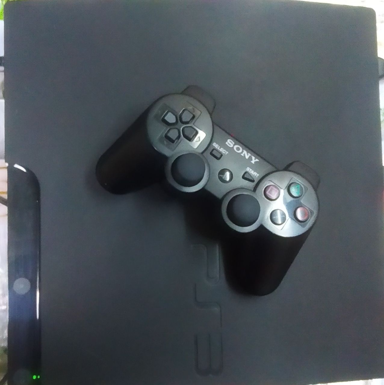 Продам Playstation 3 Slim 160 гб + прошивка HEN + 21 игра