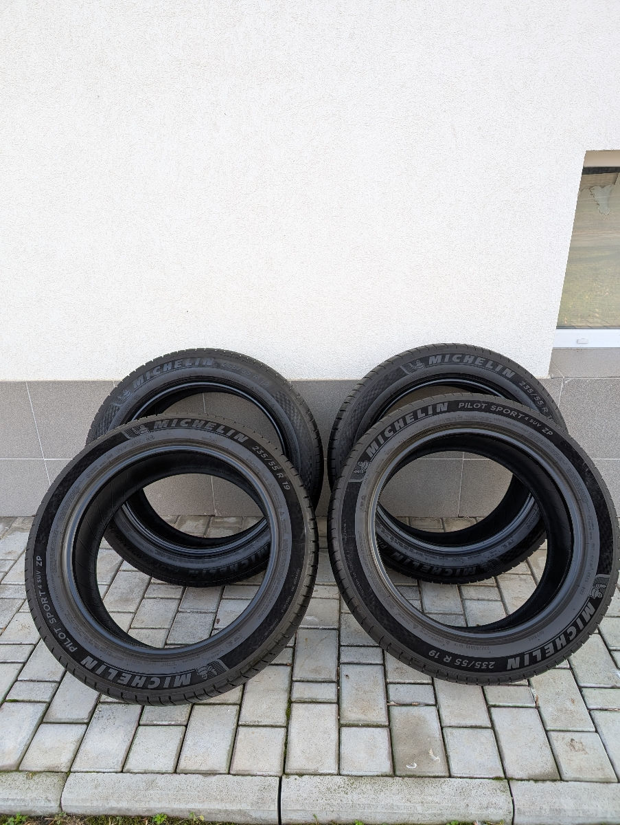235/55/19 Michelin Pilot Sport 4 SUV ZP runflat фото 0