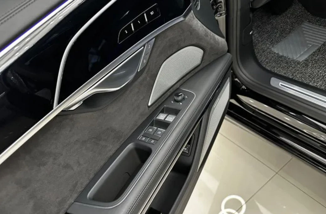 Audi A8 foto 10