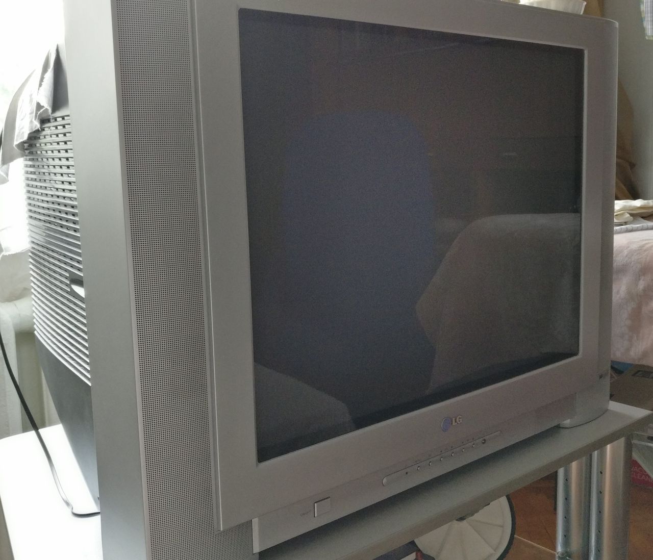 Телевизор lg старые модели. Телевизор LG 21 дюйм кинескопный. LG Flatron телевизор кинескопный. Телевизор LG RT-29fa34rb 29". Телевизор 20 дюймов кинескопный LG 20th.