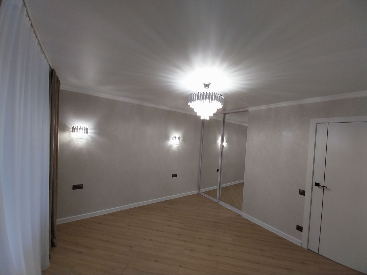 Apartament cu 3 camere, 71 m², Buiucani, Chișinău foto 2