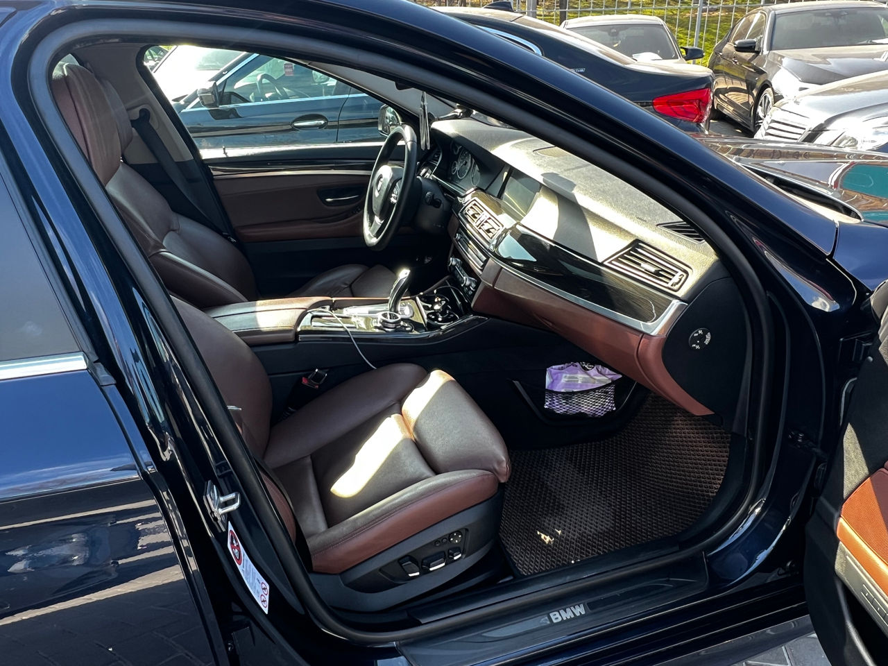 BMW 5 Series foto 6