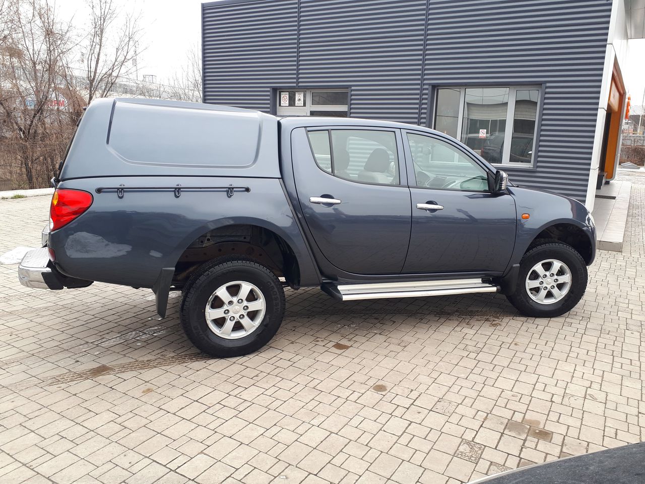 Кунг на митсубиси л200. Кунг для Мицубиси л200. Кунг Мицубиси l200. Mitsubishi l200 с кунгом. Кунг Mitsubishi l200 2008.